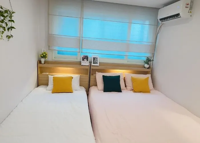 Mapo Station 5 Mins River Park 1stop Gongdeok Station 1stop Hongdae Sinchon Itaewon 20 Mins 아파트